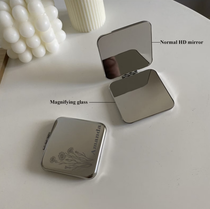 Personalized Compact Mirror